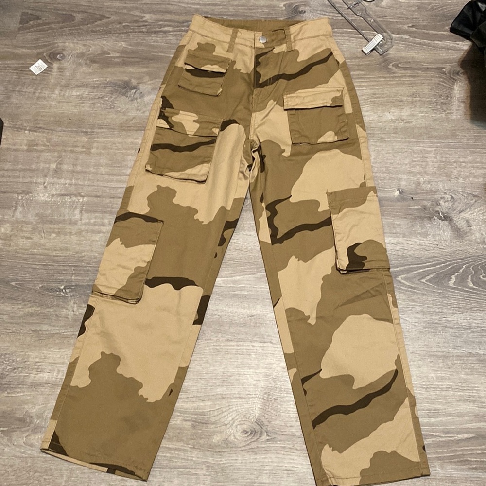 Petite extra small she in camo pants